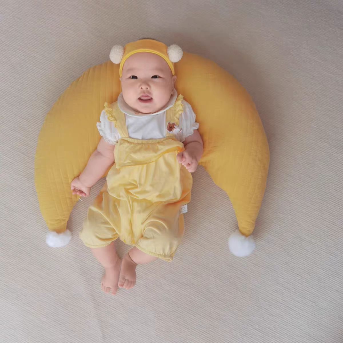 Ins Cotton Fur Ball Moon Pillow Cushion Baby Removable And Washable Breastfeed Pillow