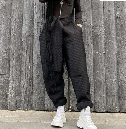 Designed Loose Woven Trousers With Lace Pockets